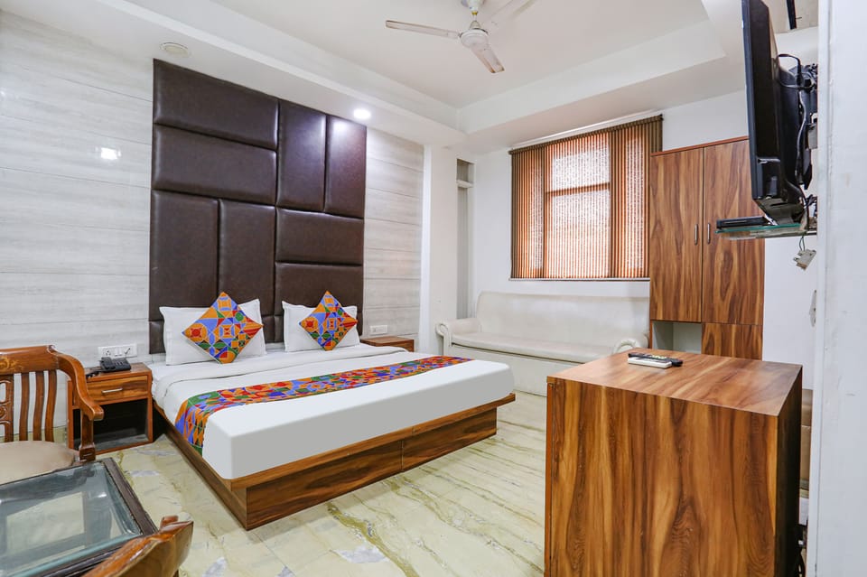 Deluxe Room | Egyptian cotton sheets, premium bedding, in-room safe, soundproofing