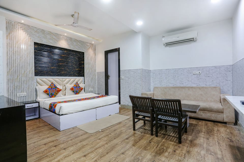 Family Room | Egyptian cotton sheets, premium bedding, in-room safe, soundproofing