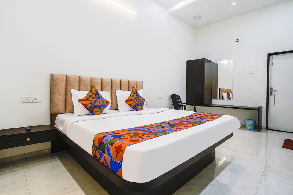 Family Room | Egyptian cotton sheets, premium bedding, in-room safe, free WiFi