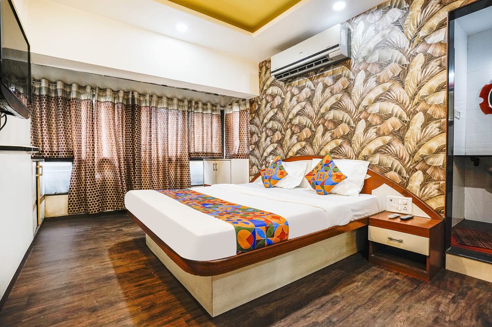 Premium Room | Egyptian cotton sheets, premium bedding, in-room safe, free WiFi