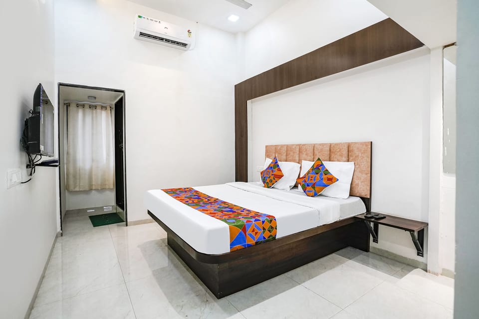 Deluxe Room | Egyptian cotton sheets, premium bedding, in-room safe, free WiFi
