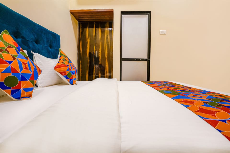 Egyptian cotton sheets, premium bedding, in-room safe, free WiFi