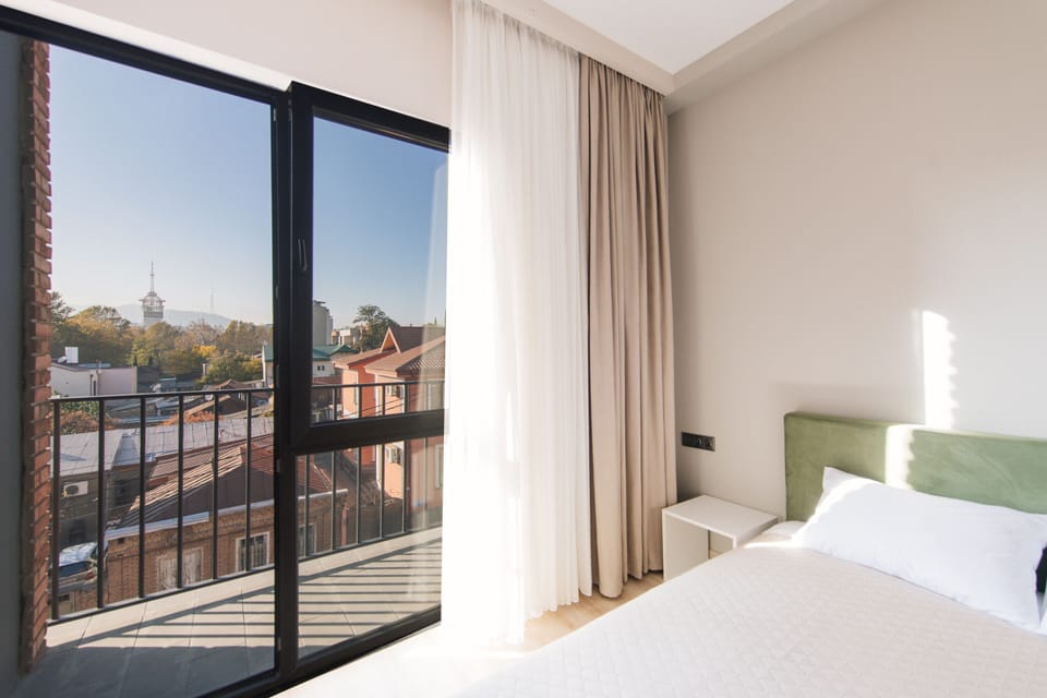 Comfort Double Room, Balcony | Premium bedding, memory foam beds, desk, laptop workspace