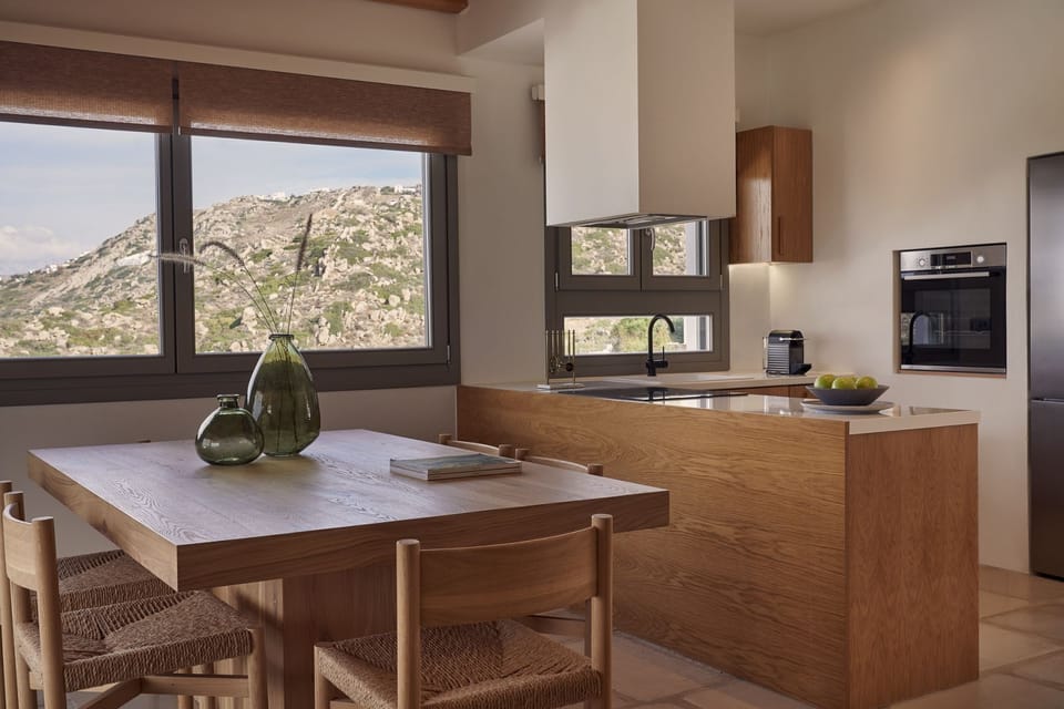 Luxury Villa | Private kitchen | Full-size fridge, microwave, oven, dishwasher