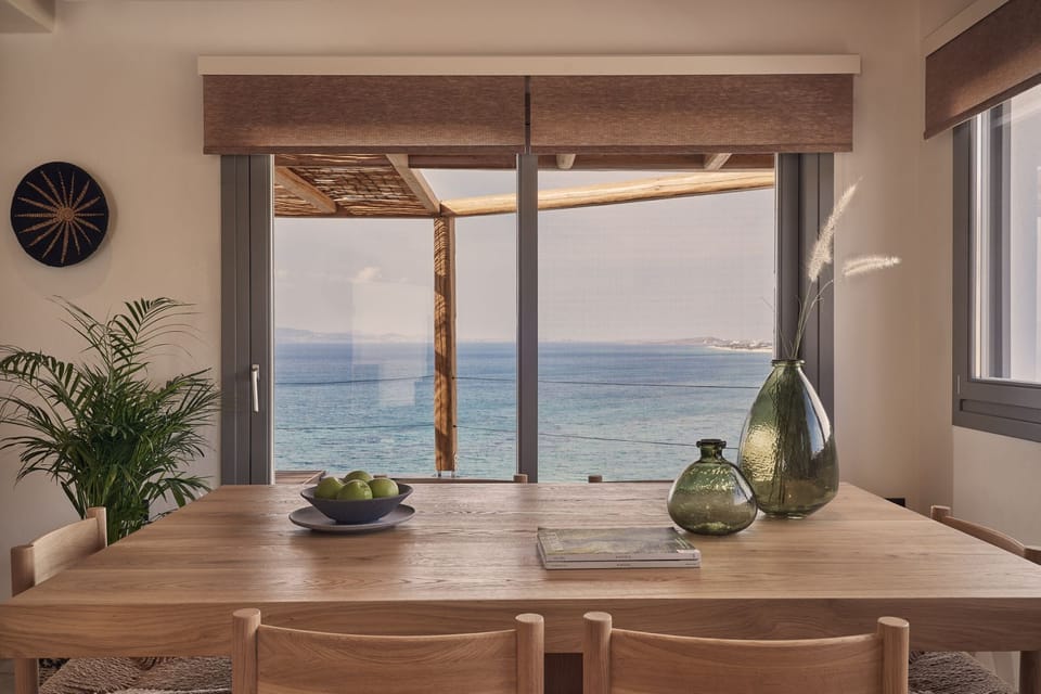 Luxury Villa | Private kitchen | Full-size fridge, microwave, oven, dishwasher