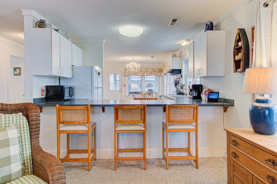 Kitchen Breakfast Bar