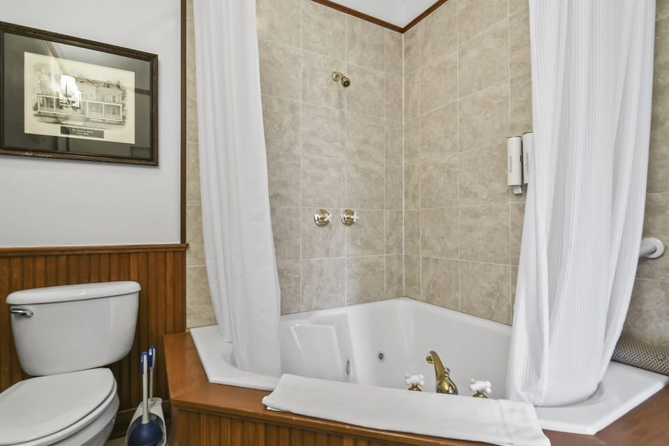 Bathroom with Jetted Jacuzzi Bath