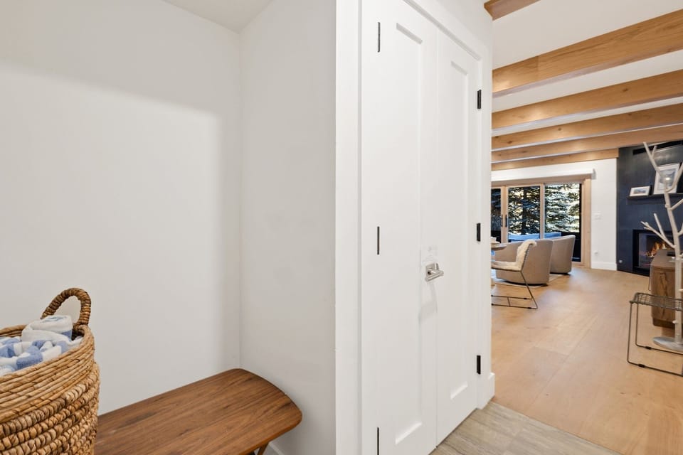 Condo, 2 Bedrooms | Interior