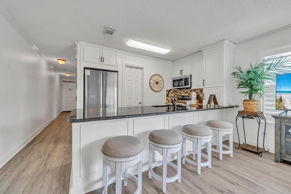 Eat-in bar seating