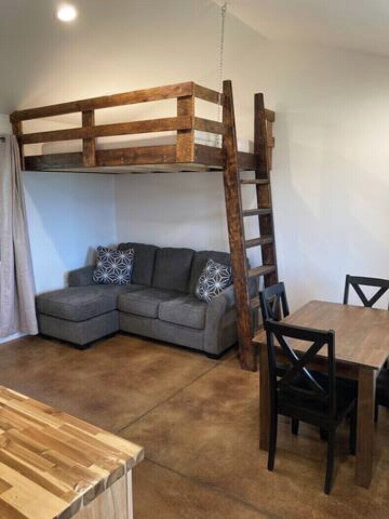 living room/sofa sleeper