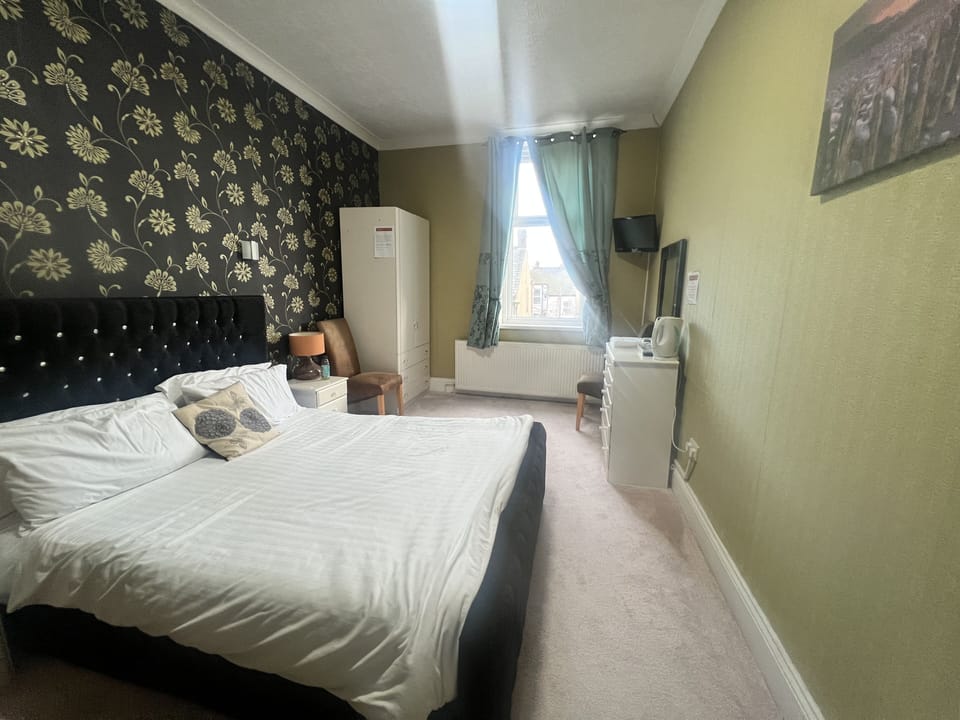 Deluxe Double Room | Blackout drapes, free WiFi
