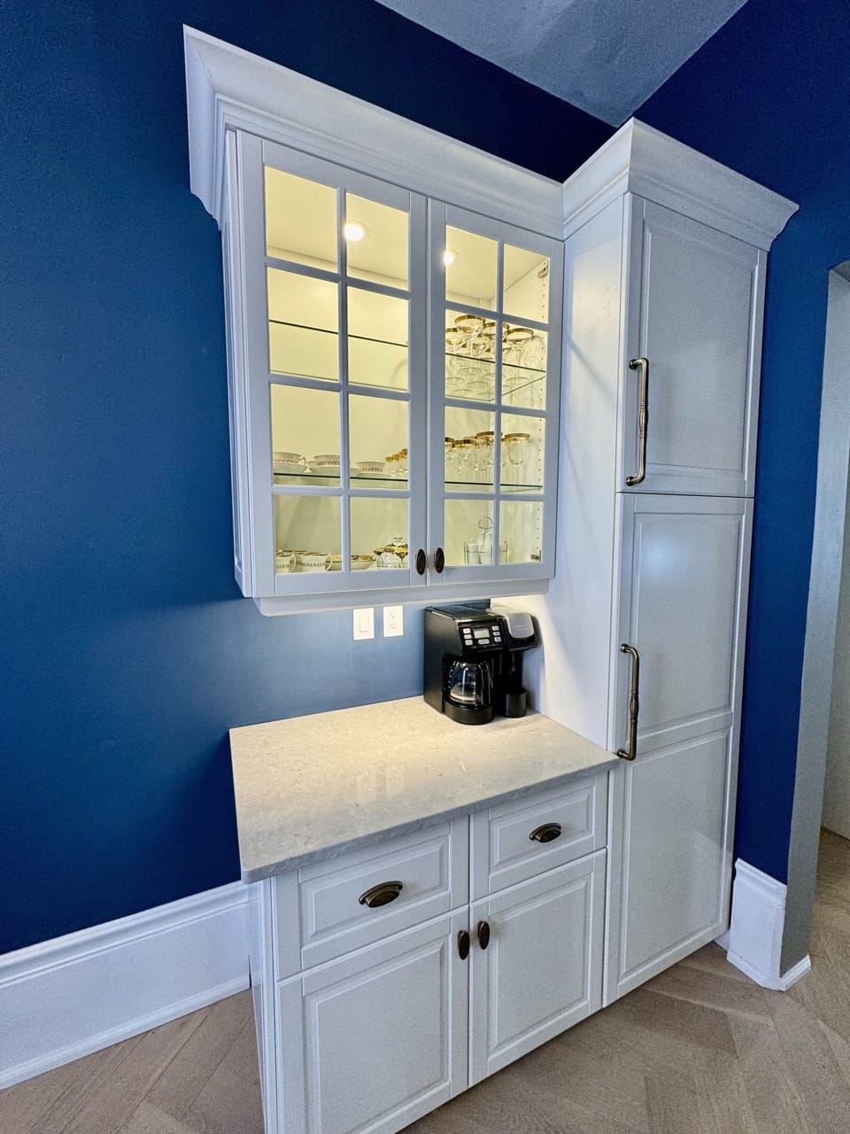 Convenient butler’s pantry