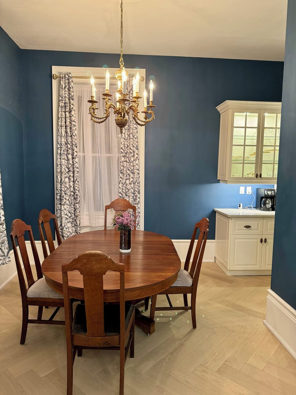 Lovely dining room with butler’s pantry perfect for entertaining