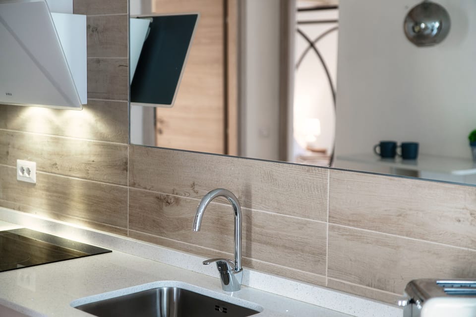 Apartment | Private kitchen | Electric kettle, toaster