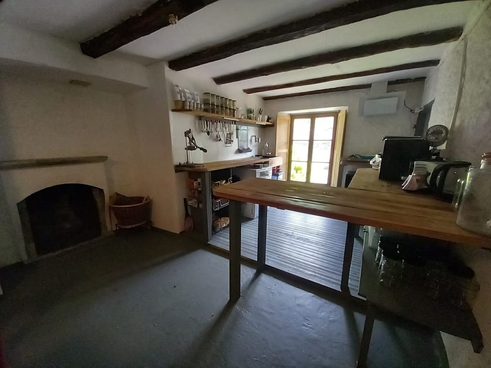 Room, 4 Bedrooms, Balcony, Garden View | Private kitchen