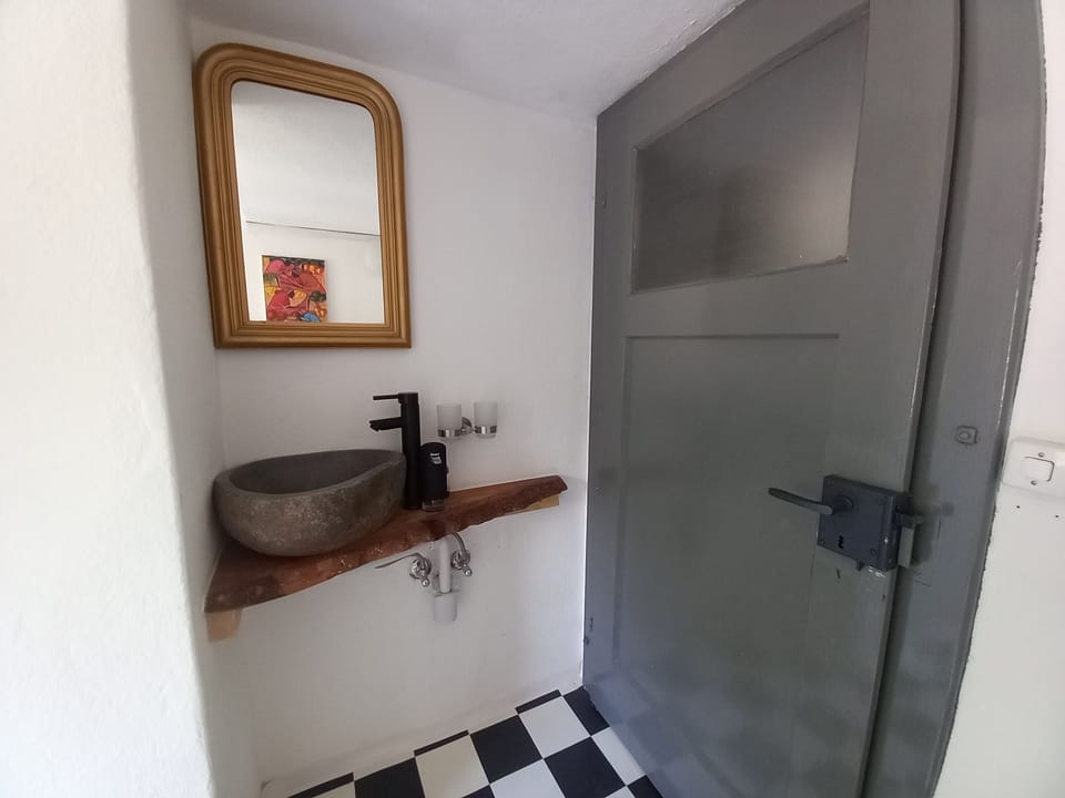 Room, 4 Bedrooms, Balcony, Garden View | Bathroom