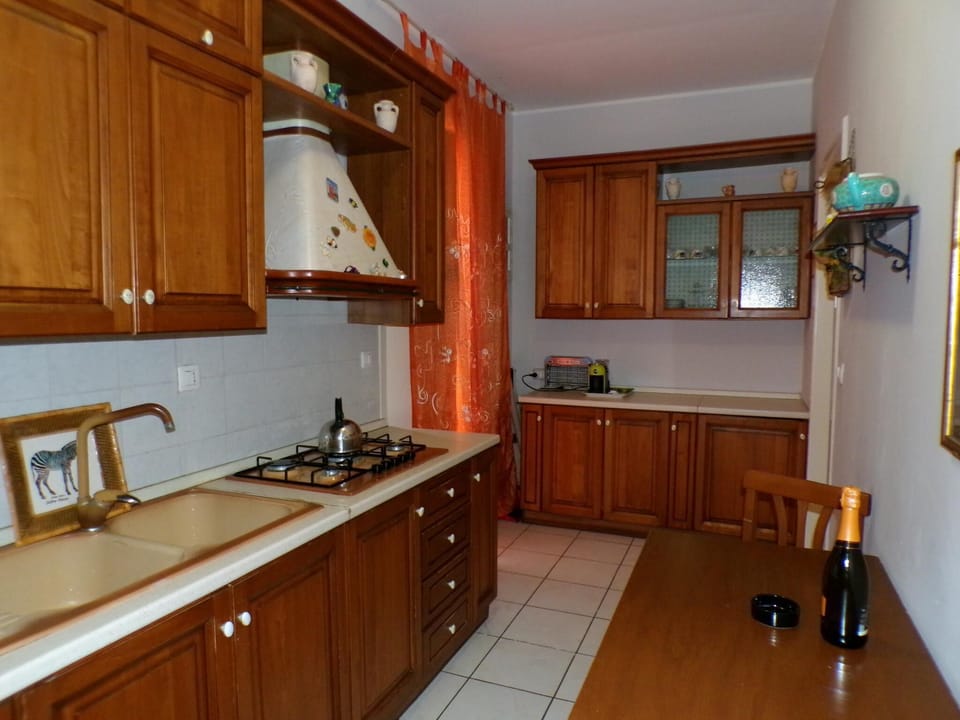 Villa, 3 Bedrooms, Smoking, Garden View | Private kitchen