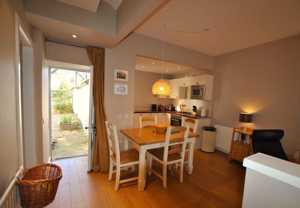 Easy access to the courtyard area