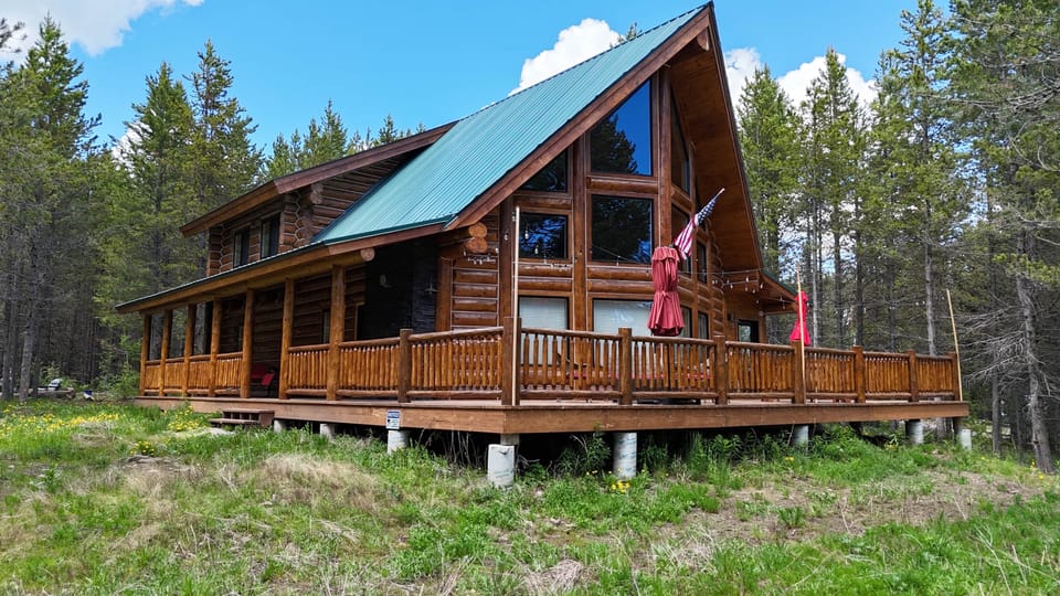 A view of the front of the cabin