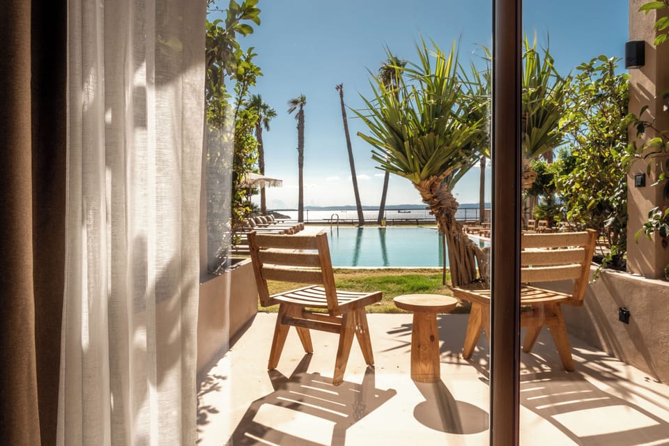 Exclusive Room, Pool View, Sea Facing | Premium bedding, minibar, in-room safe, soundproofing