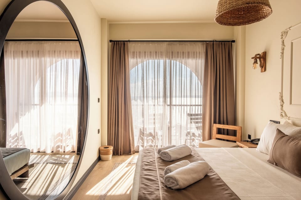 Deluxe Double Room | Premium bedding, minibar, in-room safe, soundproofing