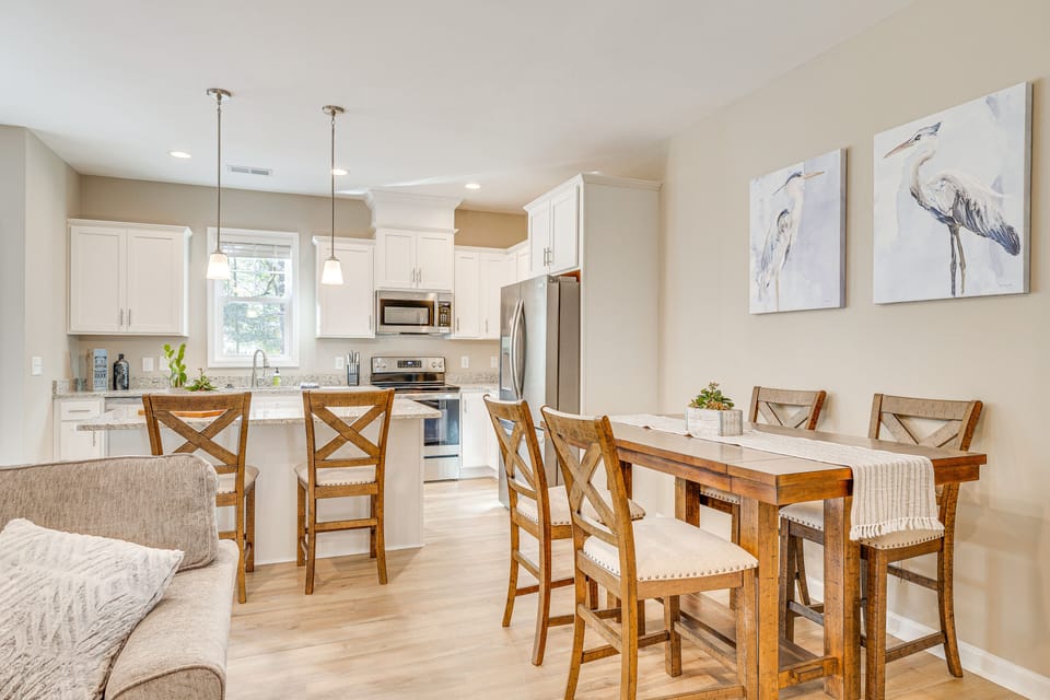 Dining Area | 1st Floor | Dining Table | Dishware/Flatware