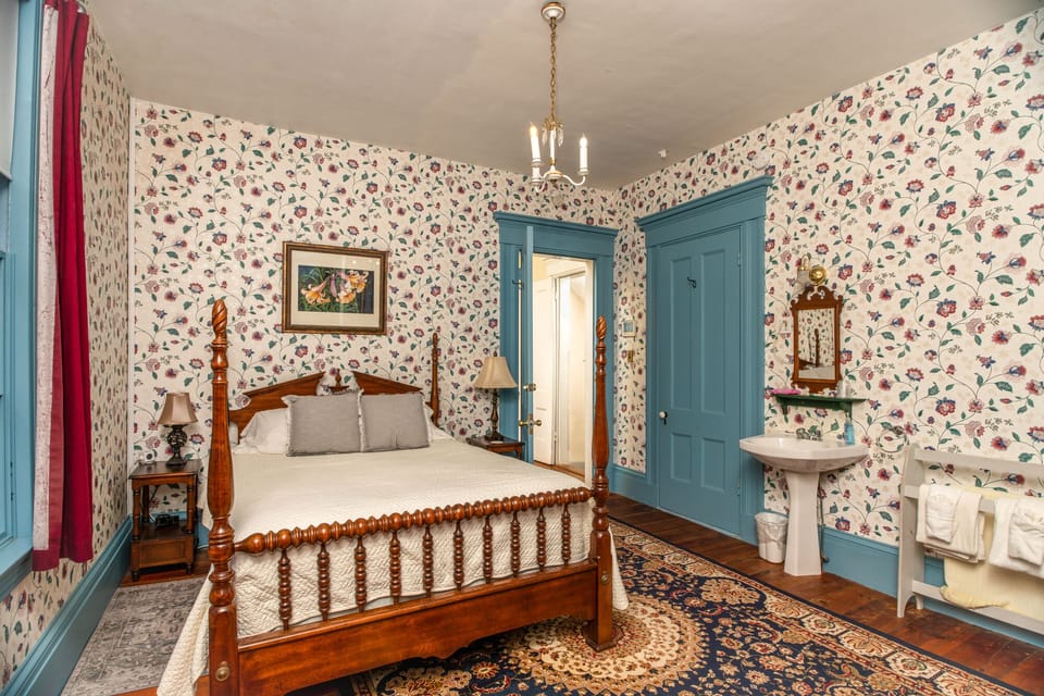 Room 4 Bedroom