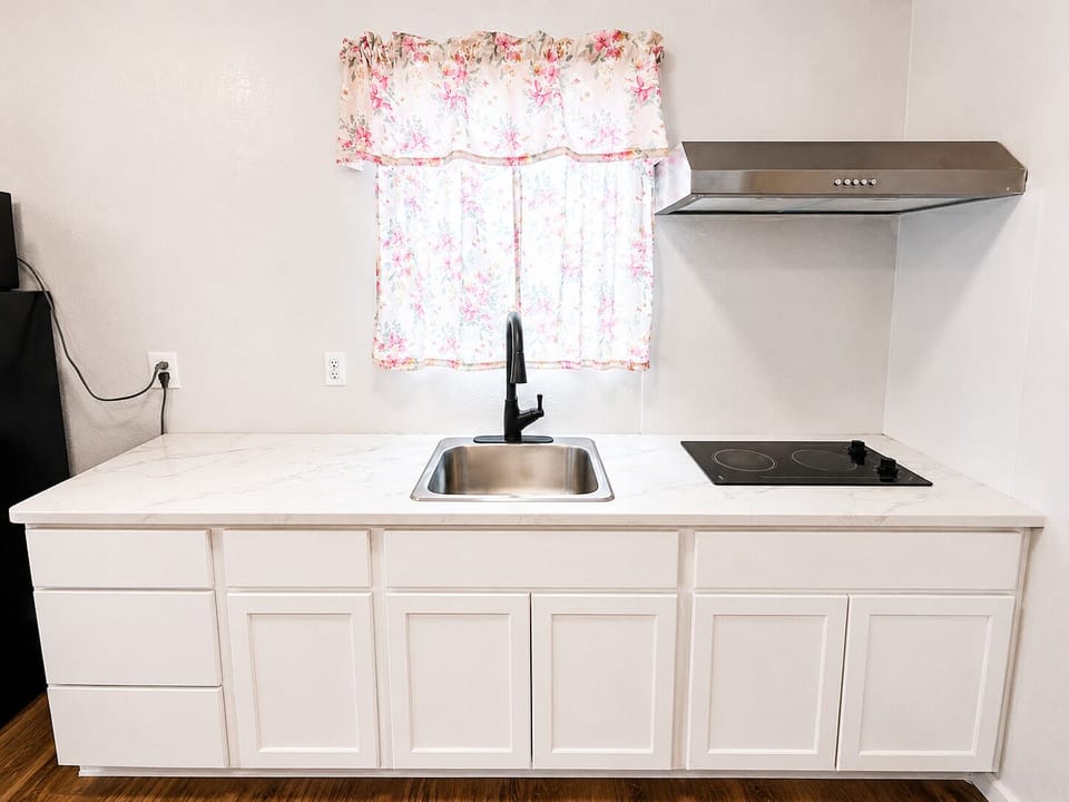 Fridge, microwave