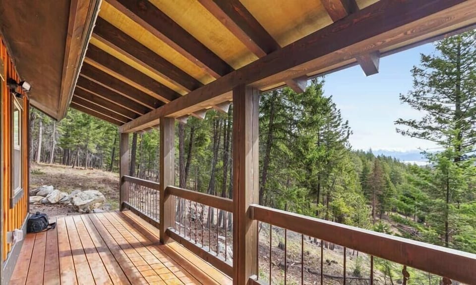Cabin 2 - Porch
