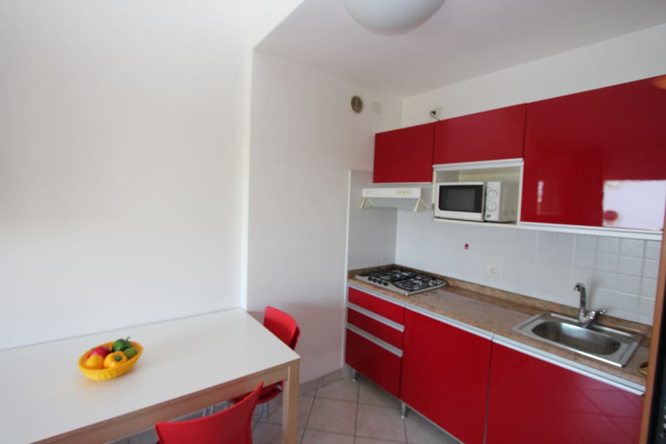 Apartment, 1 Bedroom, Balcony, City View | Interior