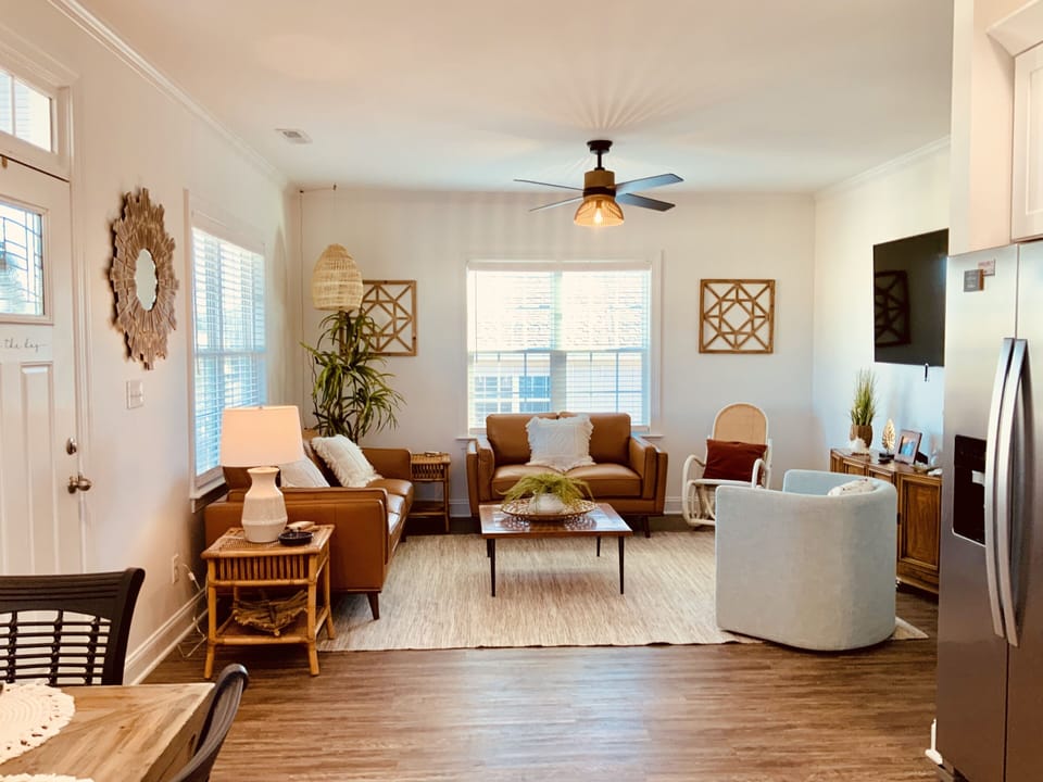 Beautifully appointed FRoom with Smart TV and console full of games.