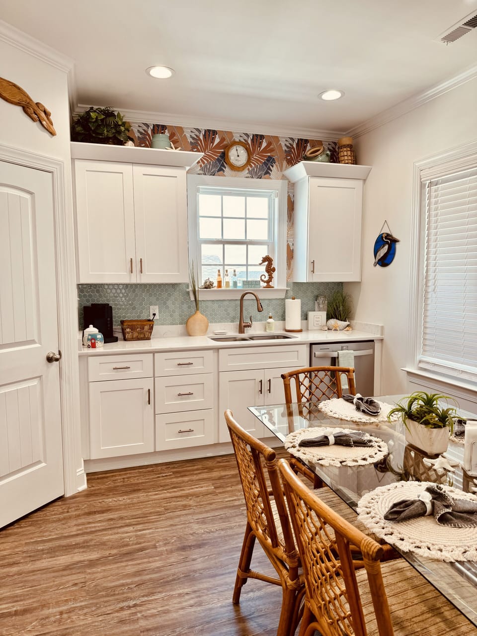 Wonderfully appointed full kitchen with all your favorite amenities from home.