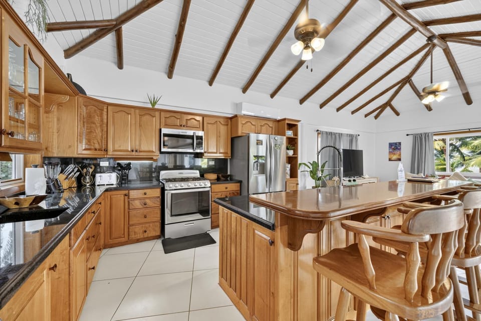 A functional kitchen with everything you need.