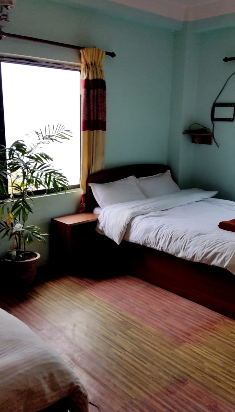 Free WiFi, bed sheets