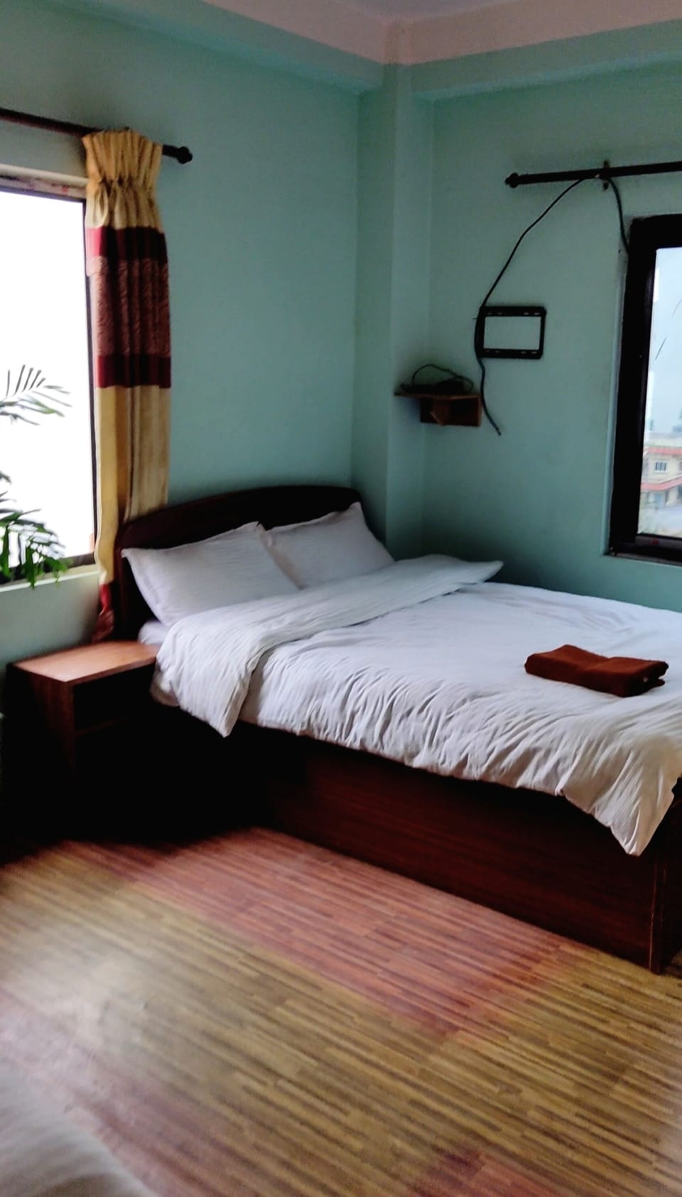Free WiFi, bed sheets