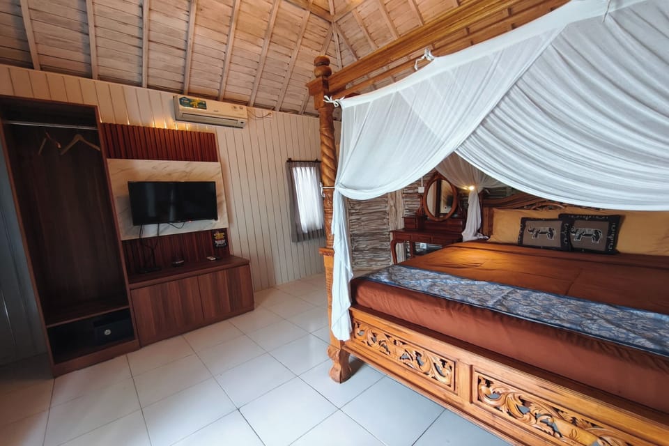 Room, 1 Queen Bed, Garden View | Free WiFi, bed sheets