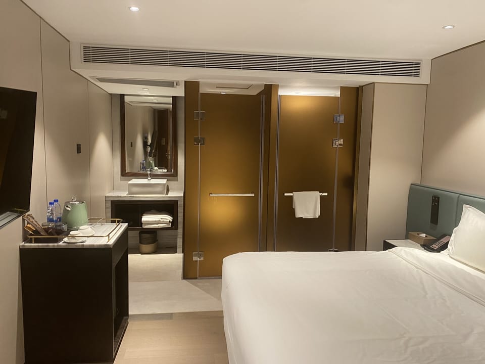 Basic Single Room | Premium bedding, individually decorated, individually furnished