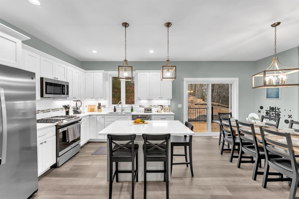 Our kitchen is your canvas! Fully equipped & ready for your culinary creations.