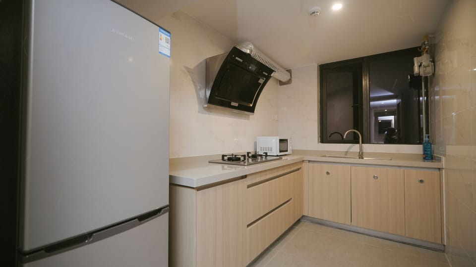 Fridge, microwave, stovetop, cookware/dishes/utensils