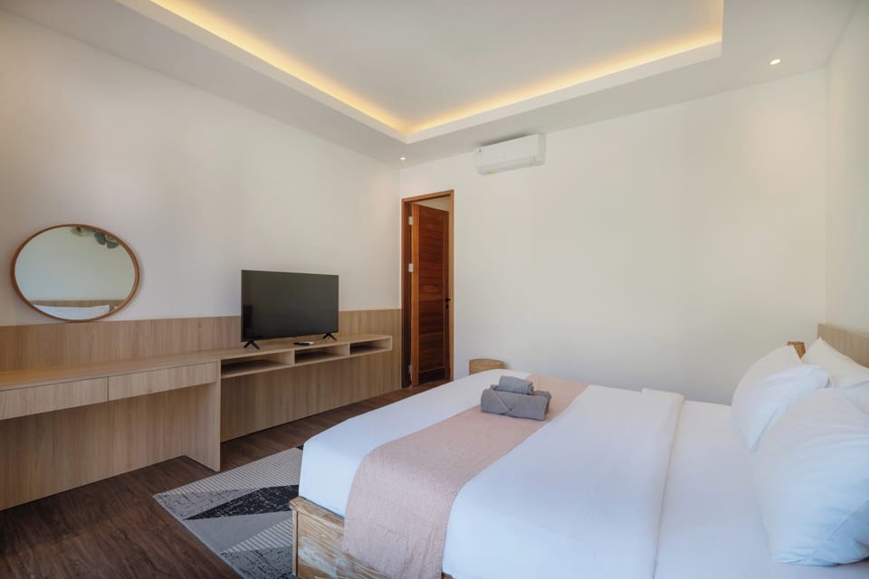Deluxe Villa | 2 bedrooms, in-room safe, blackout drapes, iron/ironing board
