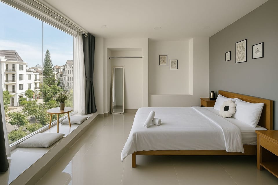 Standard Double Room | Premium bedding, minibar, individually furnished, desk