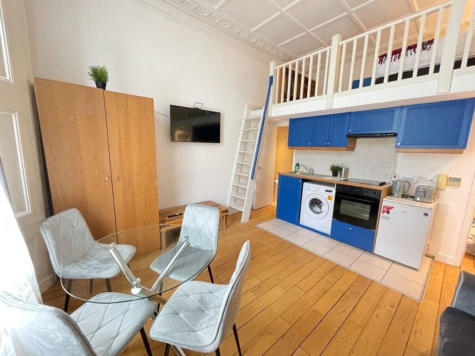 Apartment, Ensuite (N4) | Dining
