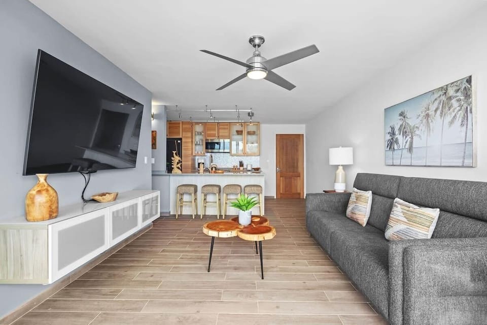 The living room offers a huge flat screen TV so that you can enjoy your favorite TV shows!
