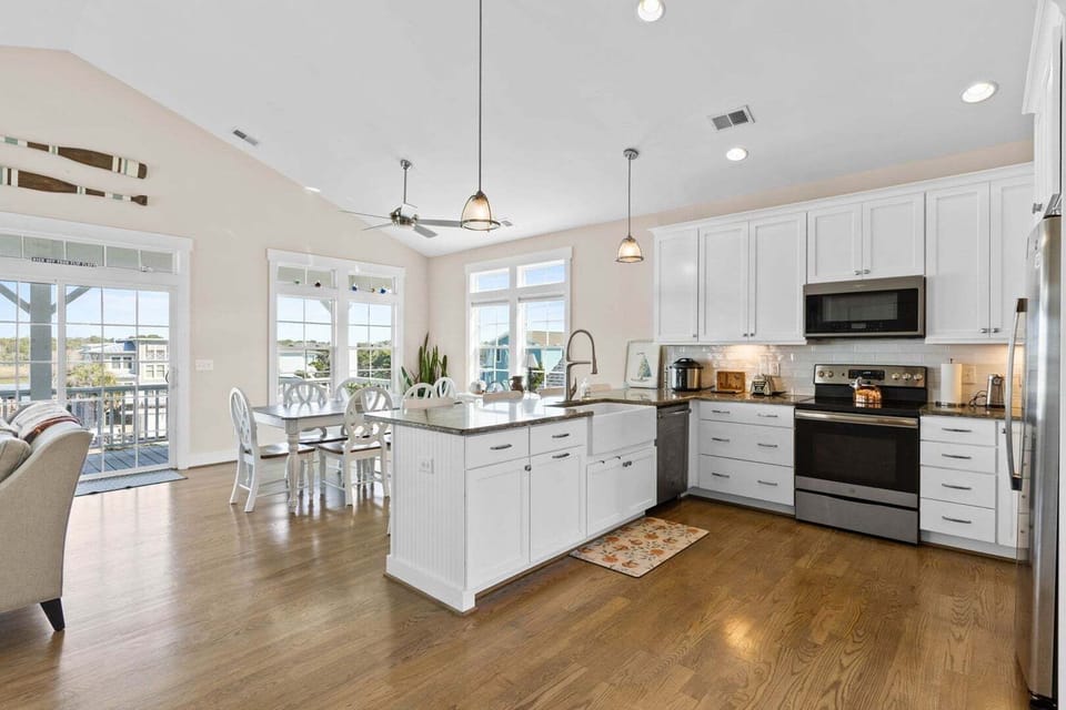 Upper Level Kitchen and Dining Area