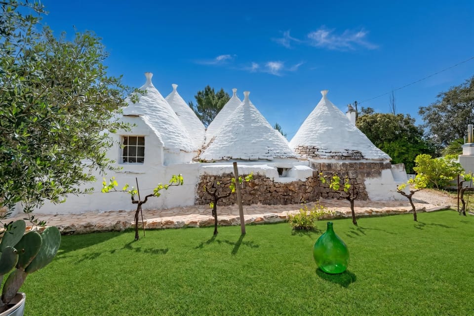 Family Villa, 4 Bedrooms, 2 Bathrooms (Trullo Nicolò With Pool Martina) | Property grounds