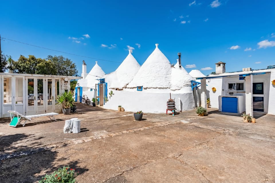 Family Villa, 4 Bedrooms, 2 Bathrooms (Trullo Nicolò With Pool Martina) | Terrace/patio