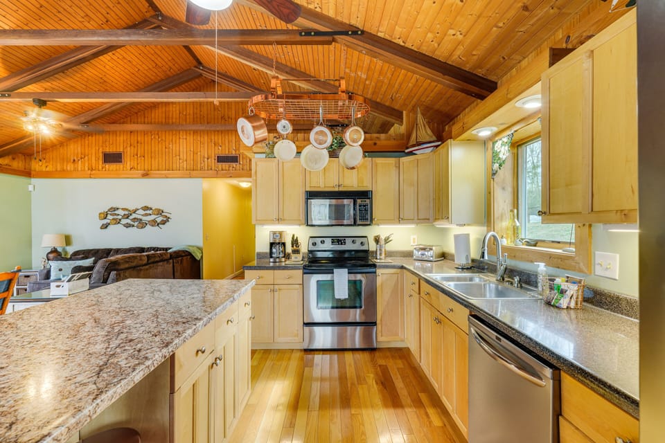 House (4 Bedrooms) | Interior
