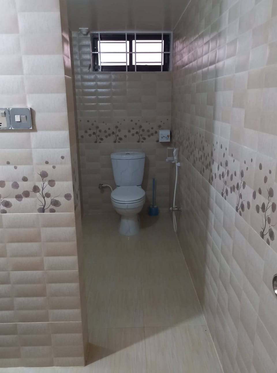Deluxe Single Room, Courtyard View | Bathroom amenities | Rainfall showerhead, designer toiletries, towels, soap