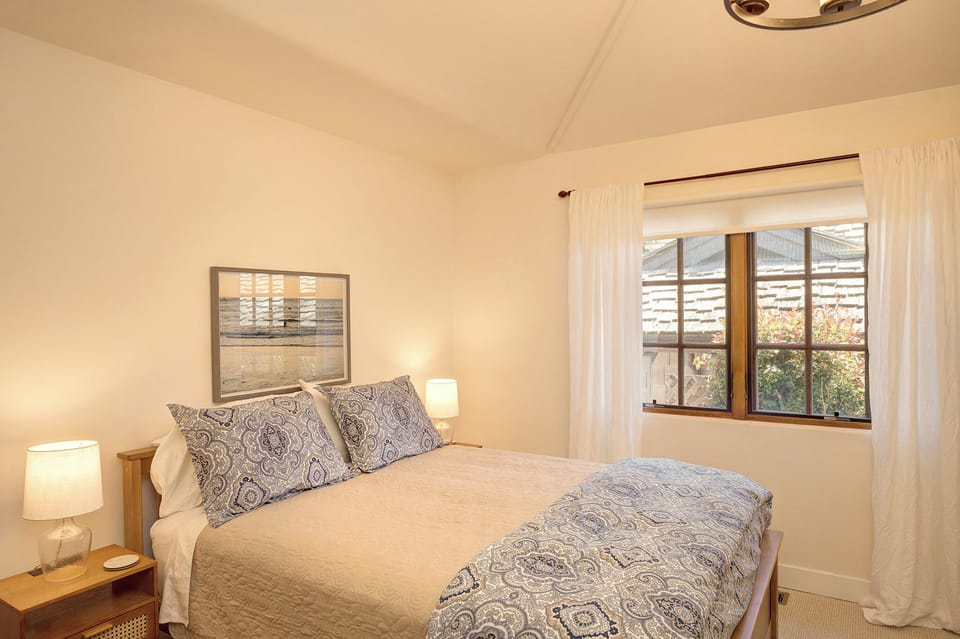 Bedroom #2 - Queen Bed
