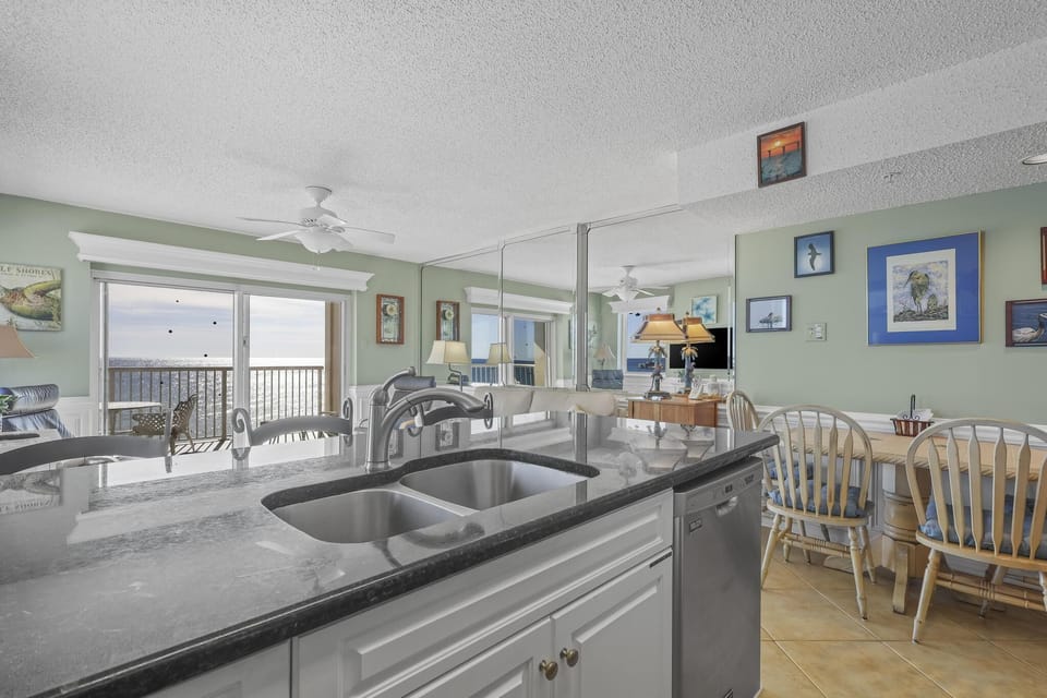 Royal Palms 601 Kitchen